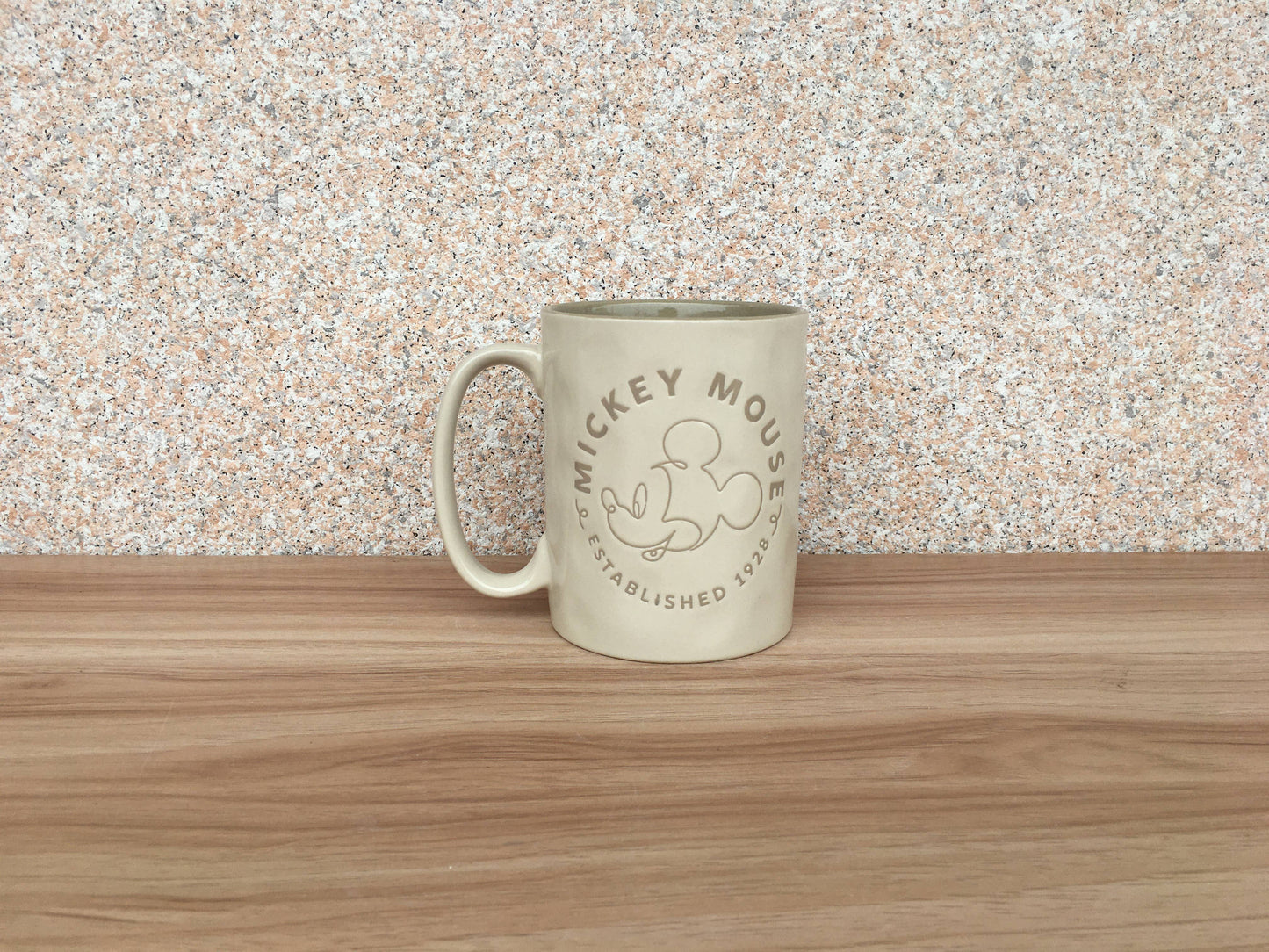 Mickey Est 1928 Contour Résist à la Cire Tasse en Céramique de 17oz