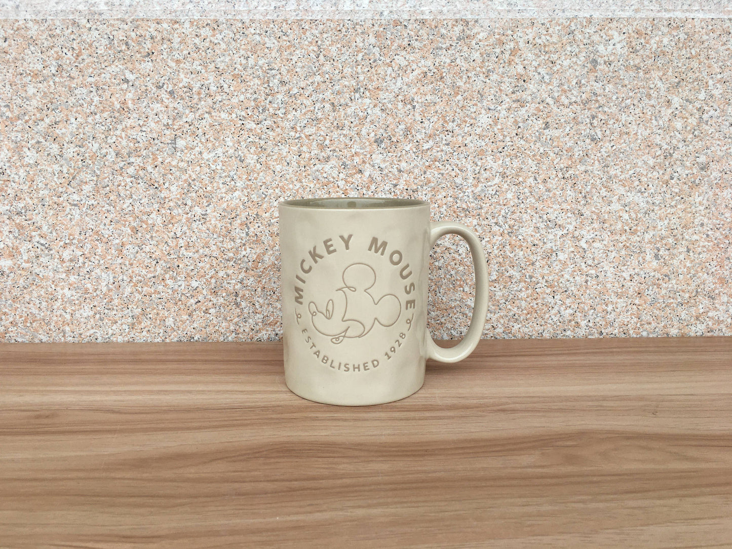Mickey Est 1928 Contour Résist à la Cire Tasse en Céramique de 17oz