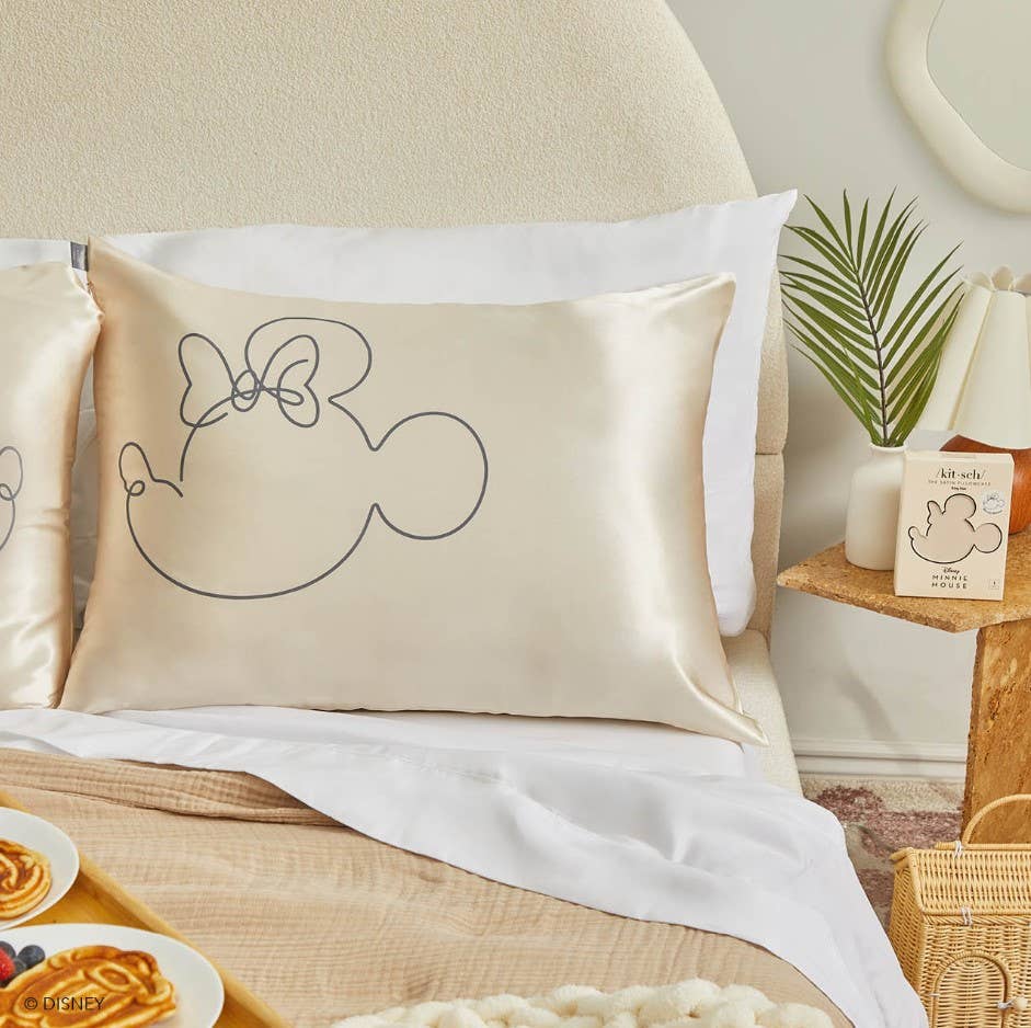 Taie d'oreiller en satin Kitsch & Mickey et Minnie Mrs.Mouse-Cream