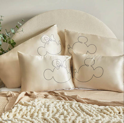 Taie d'oreiller en satin Kitsch & Mickey et Minnie Mrs.Mouse-Cream